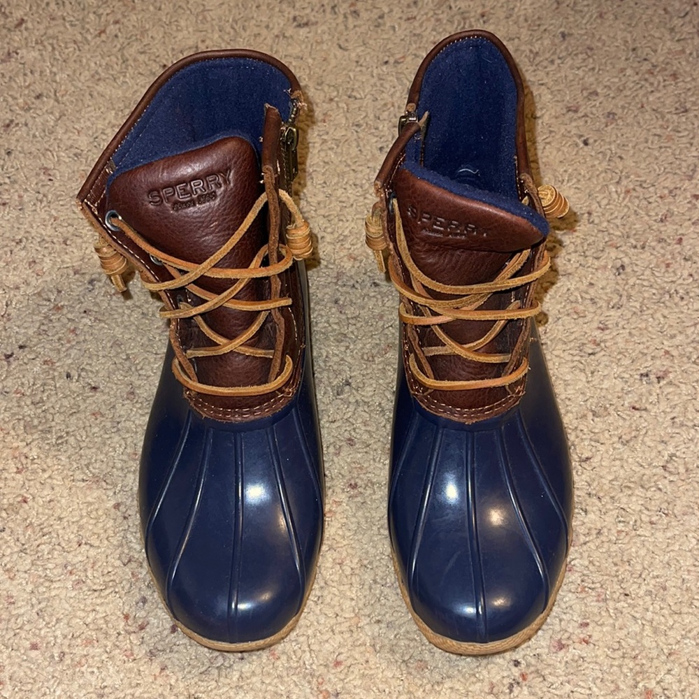 Sperry Women's Saltwater Duck Boot Tan/Navy, Size 8 M
